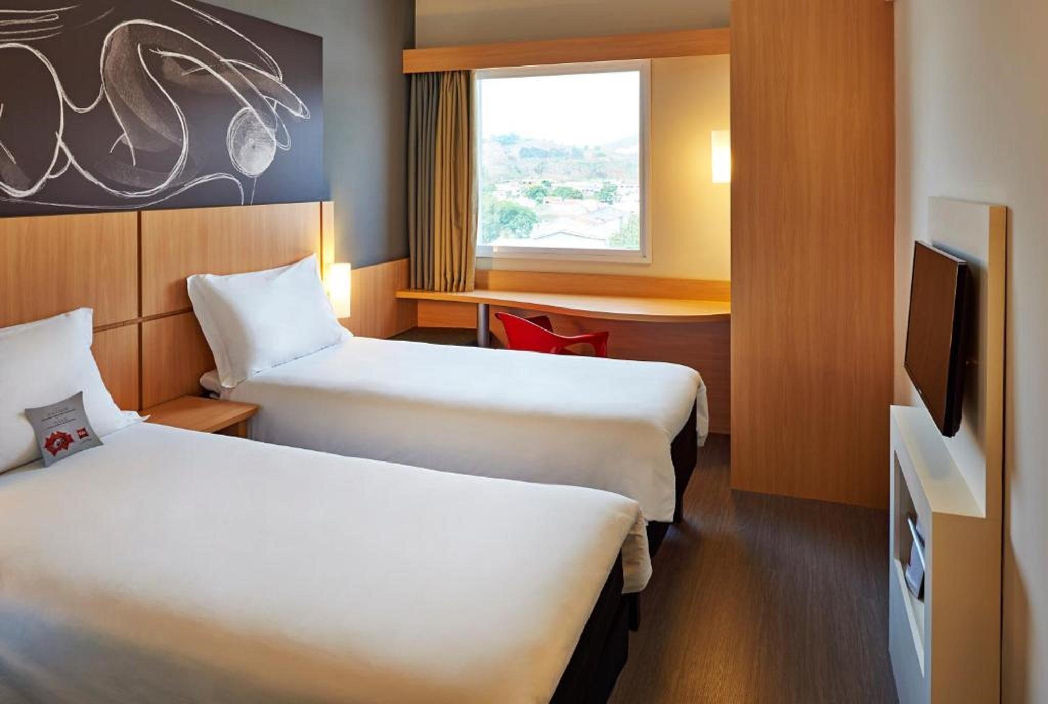 Ibis Guaratingueta Aparecida - Circuito Da Fe Hotell Eksteriør bilde