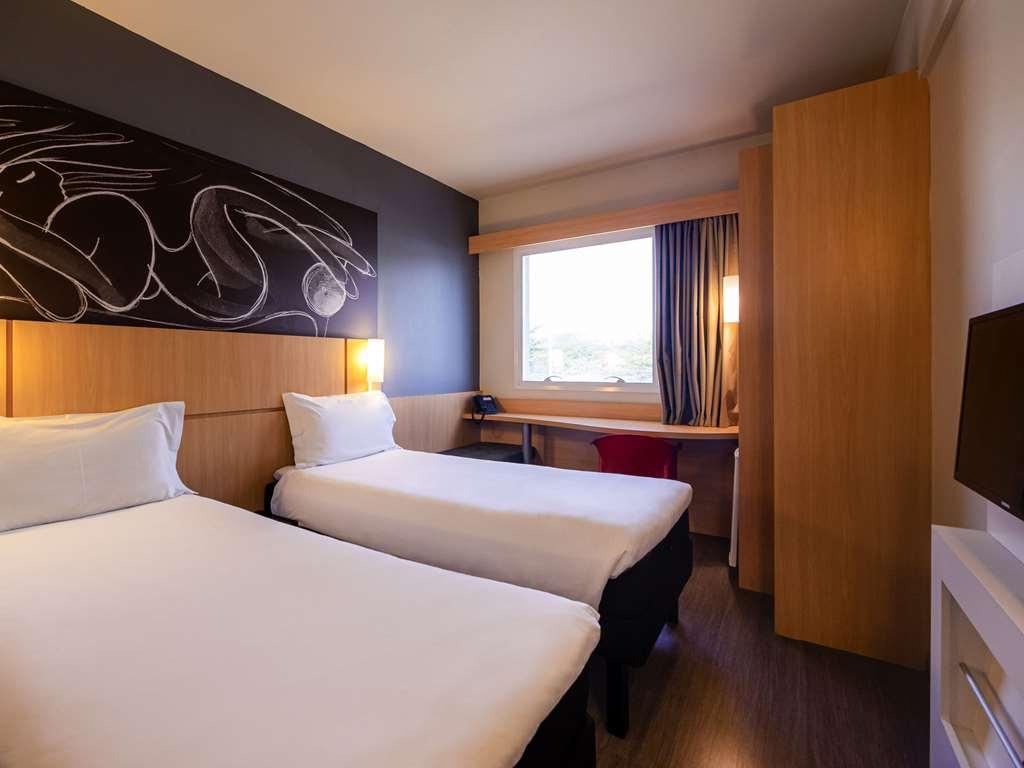 Ibis Guaratingueta Aparecida - Circuito Da Fe Hotell Rom bilde