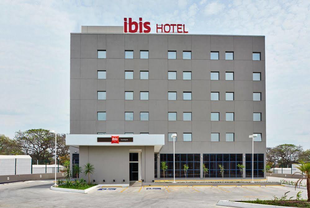 Ibis Guaratingueta Aparecida - Circuito Da Fe Hotell Eksteriør bilde